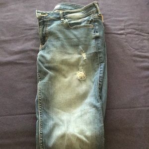 Light wash jeans with rips
